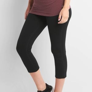 GapFit Maternity Capris